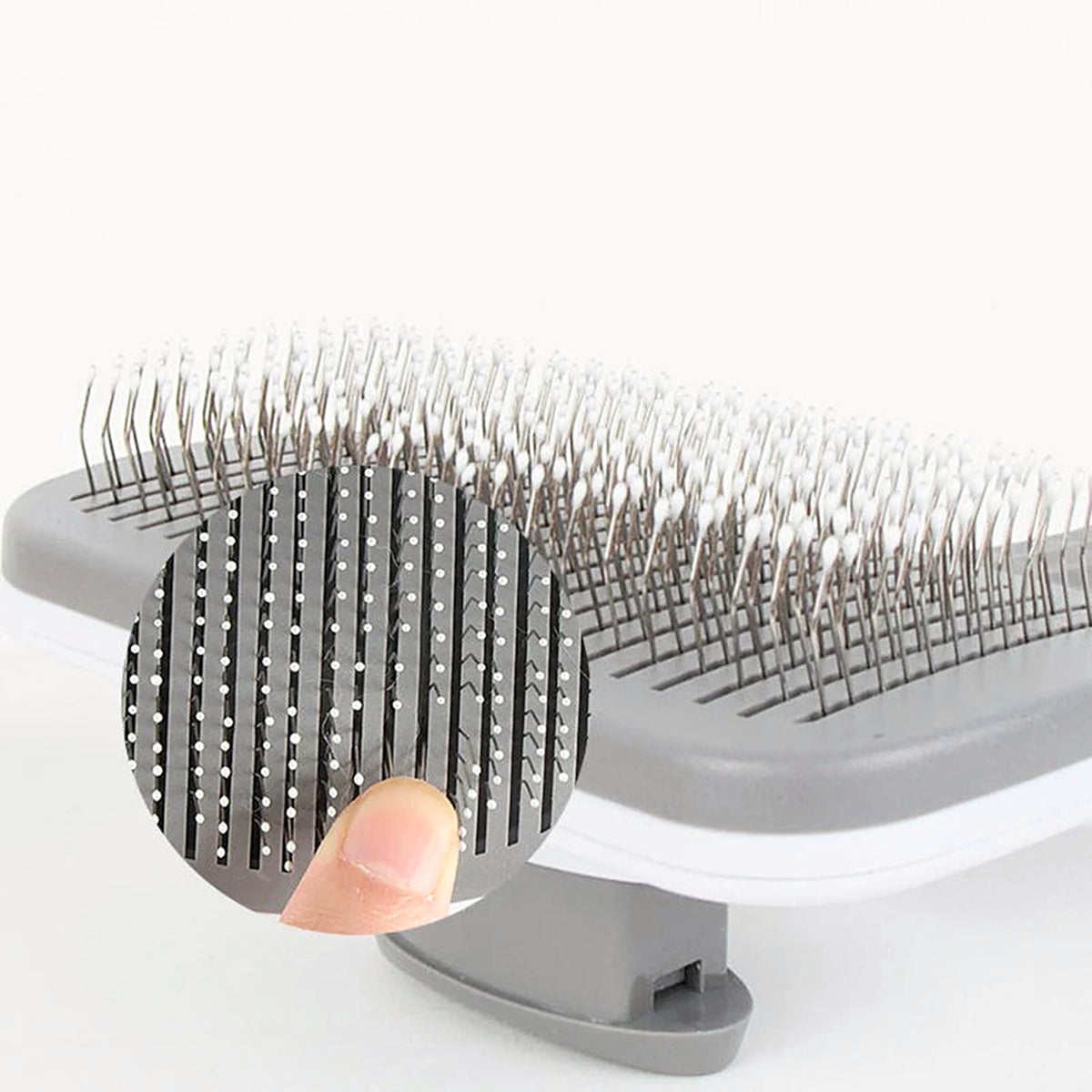 Gros plan sur les picots de la brosse